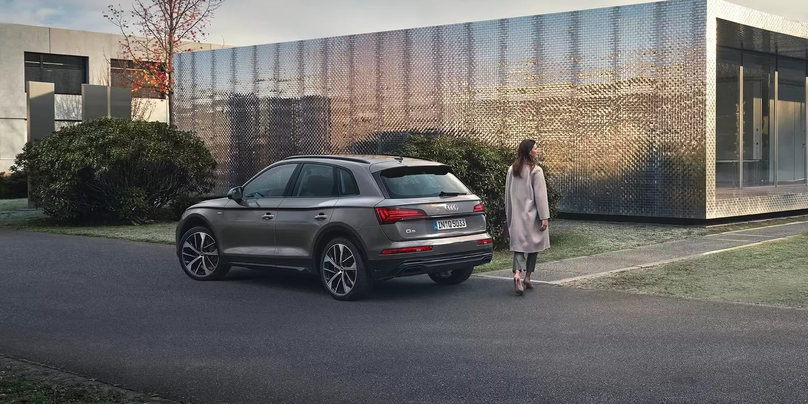 Audi e-tron auf winterlicher Straße